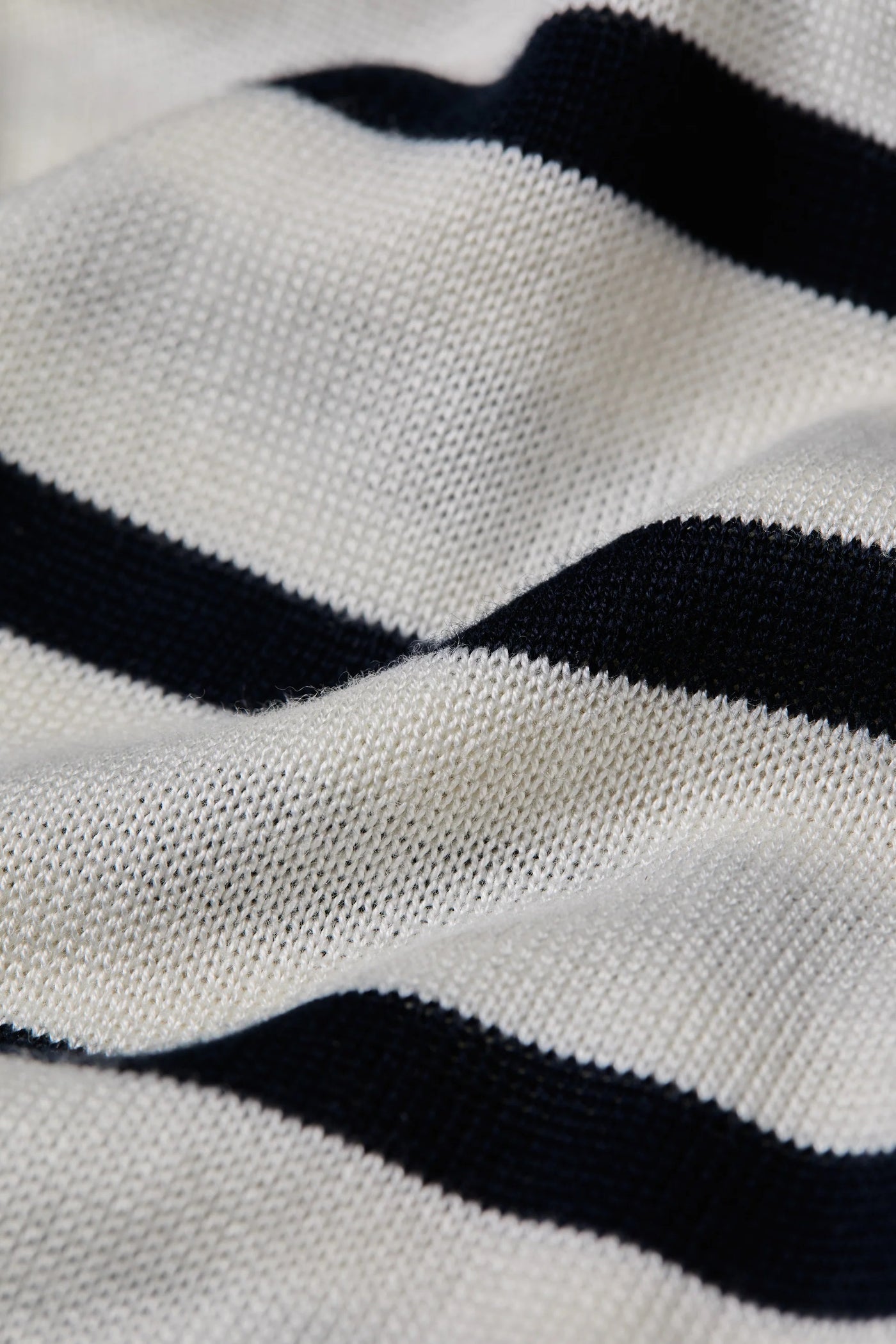 Holland Cooper Kelsie Crew Neck Knitwear in Natural Stripe Stripe Design