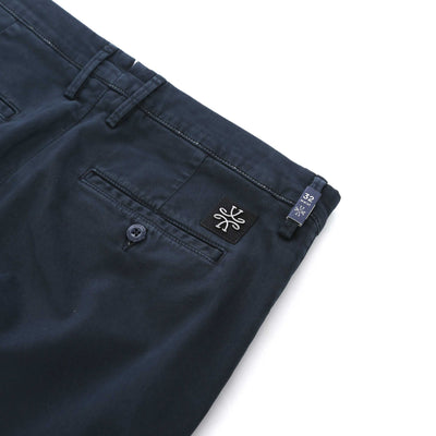 Jacob Cohen Bobby Comf Chino in Navy Logo Badge