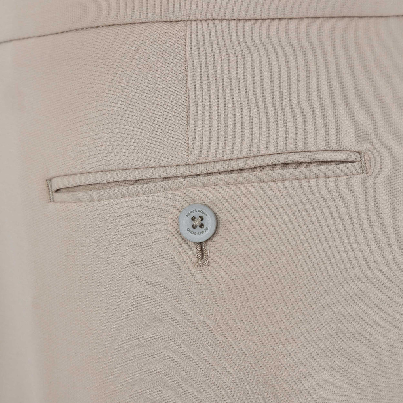 Remus Uomo Sondrio Short in Beige Button